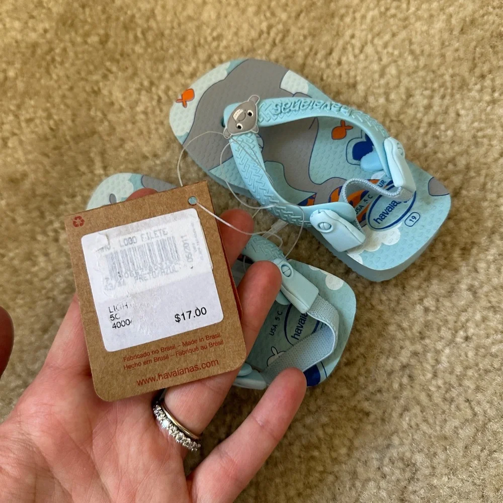 NWT Havaianas Baby Shark Sandals Size 5C